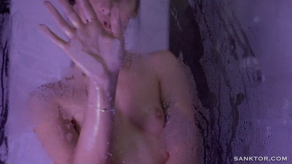 teen in shower pussy play